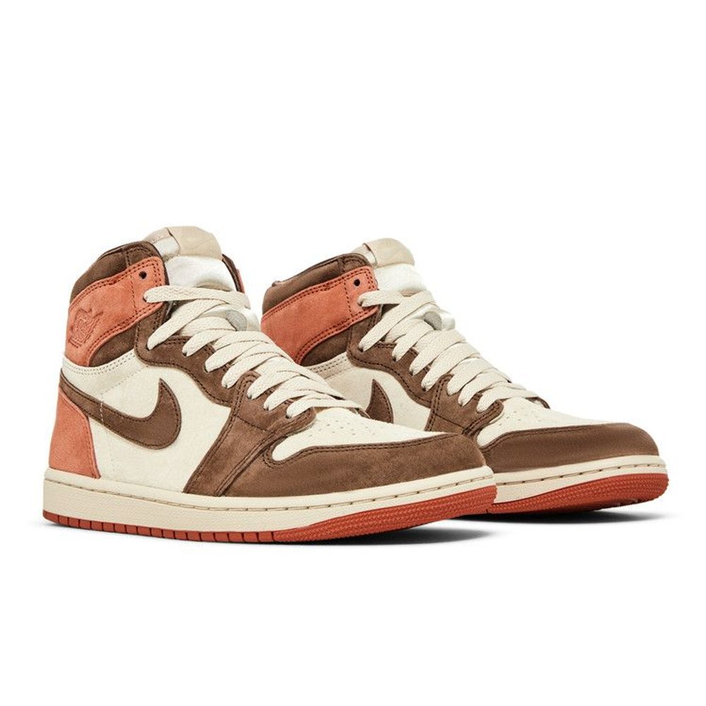 Jordan 1 Retro High OG SP Dusted Clay (Women's) – lifestyle foto | Purekickz