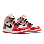 Jordan 1 Retro High OG Spider-Man Across the Spider-Verse (TD) – lifestyle foto | Purekickz