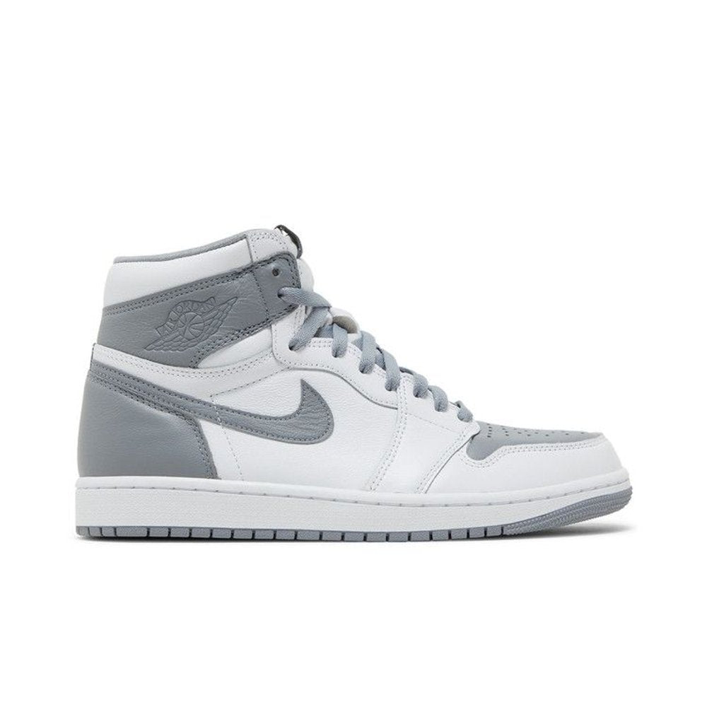 Jordan 1 Retro High OG Stealth – boční pohled | Purekickz