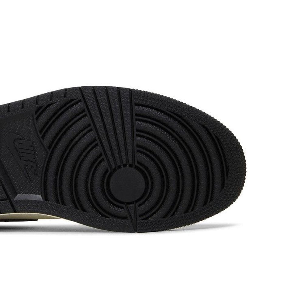 Jordan 1 Retro High OG Visionaire – pohled shora | Purekickz