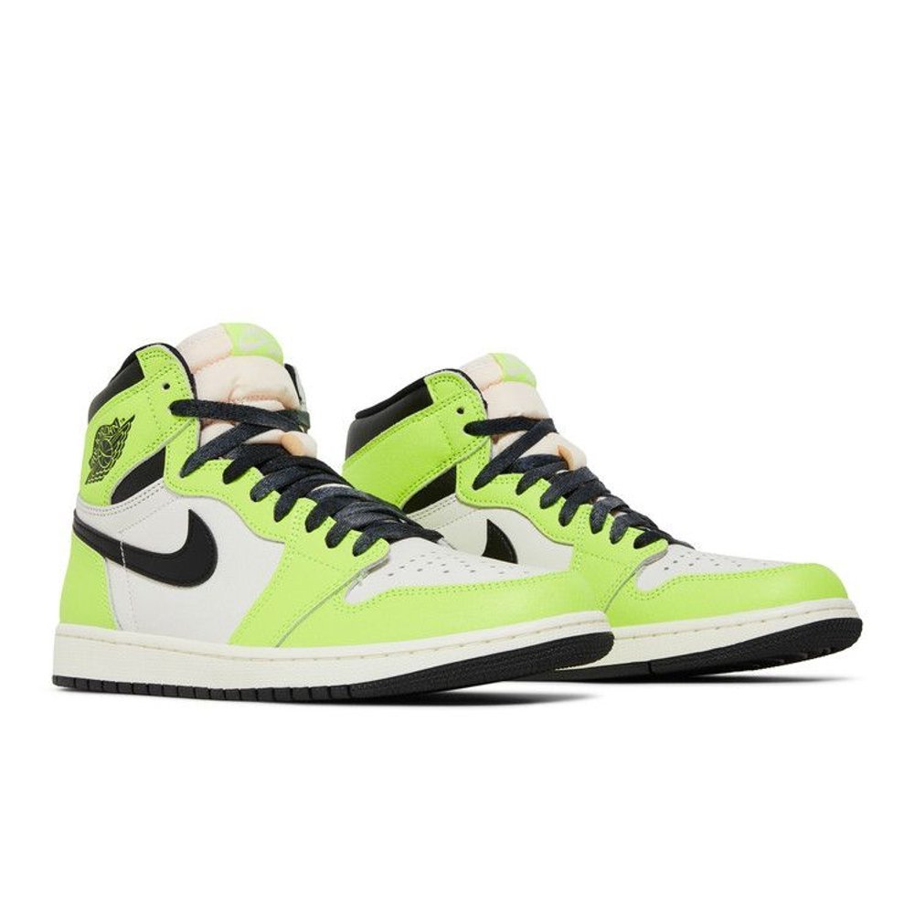Jordan 1 Retro High OG Visionaire – lifestyle foto | Purekickz