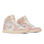 Jordan 1 Retro High OG Washed Pink (W) – lifestyle foto | Purekickz