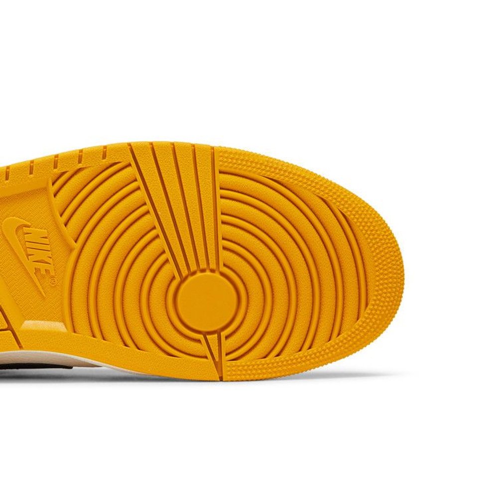 Jordan 1 Retro High OG Yellow Ochre – pohled shora | Purekickz