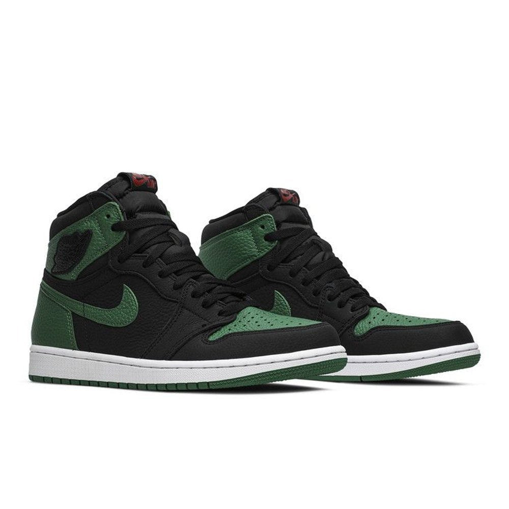 Jordan 1 Retro High Pine Green Black – lifestyle foto | Purekickz