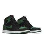 Jordan 1 Retro High Pine Green Black – lifestyle foto | Purekickz