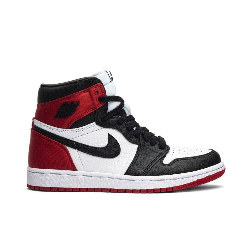 Jordan 1 Retro High Satin Black Toe – boční pohled | Purekickz