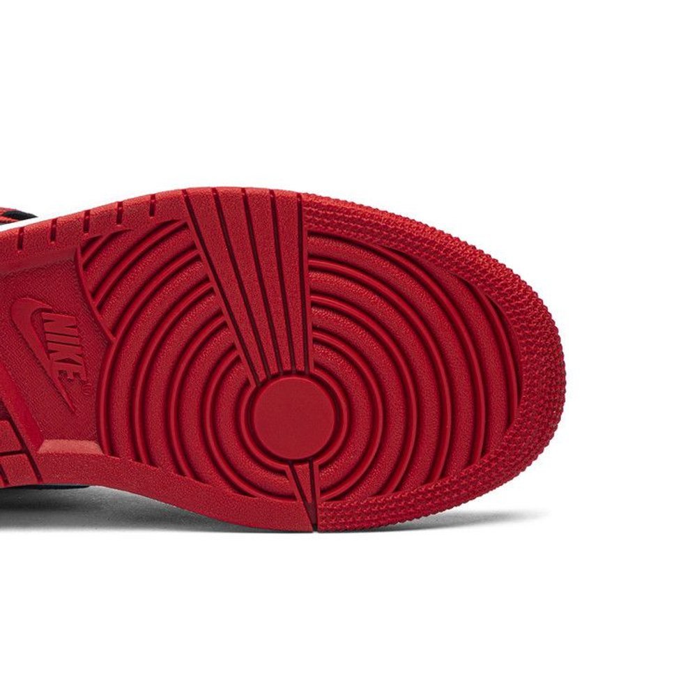 Jordan 1 Retro High Satin Black Toe