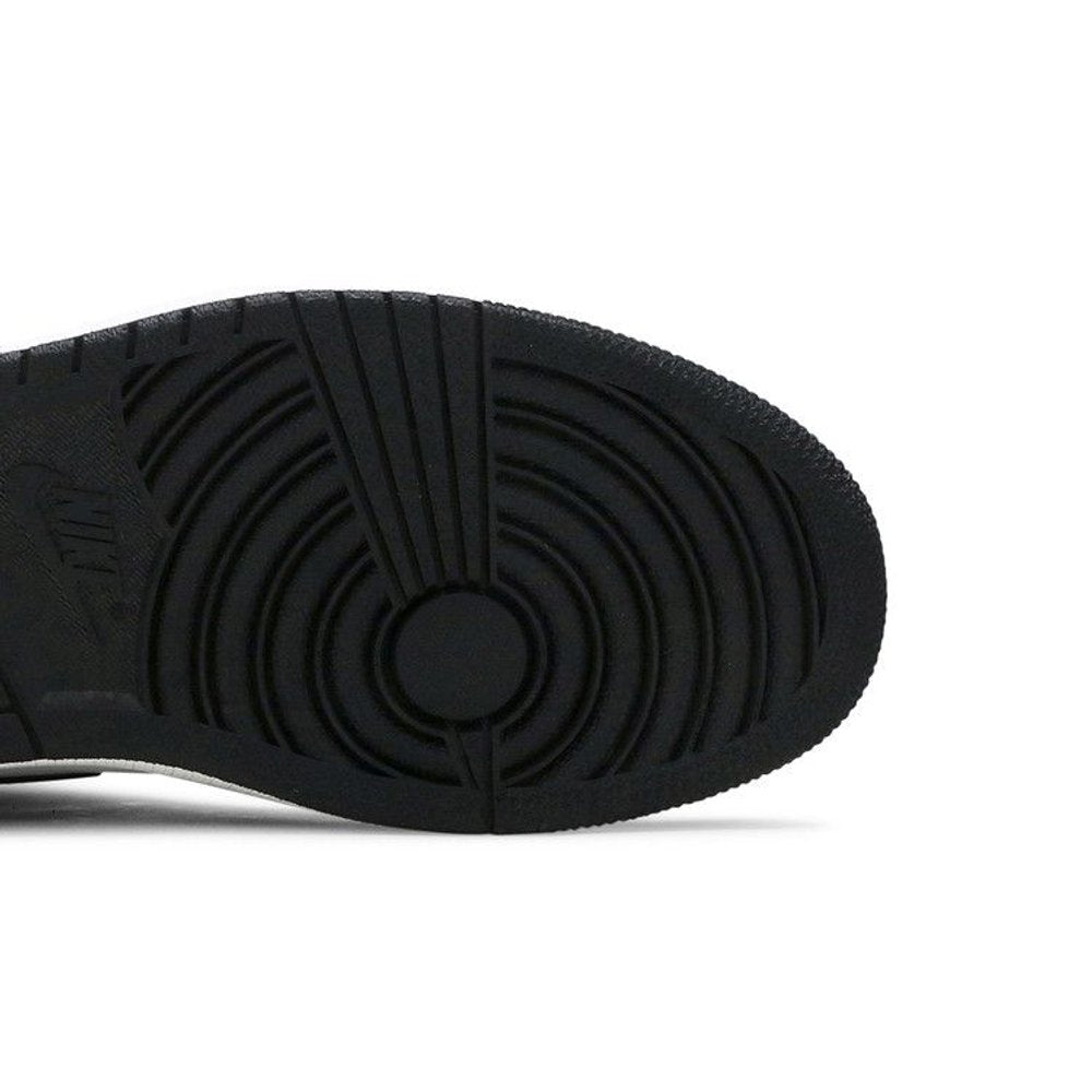Jordan 1 Retro High Silver Toe (W) – pohled shora | Purekickz
