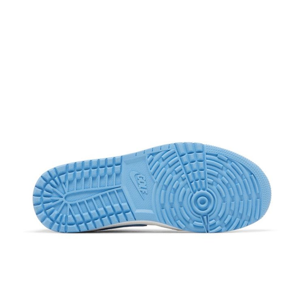 Jordan 1 Retro Low Golf UNC – zadní pohled | Purekickz
