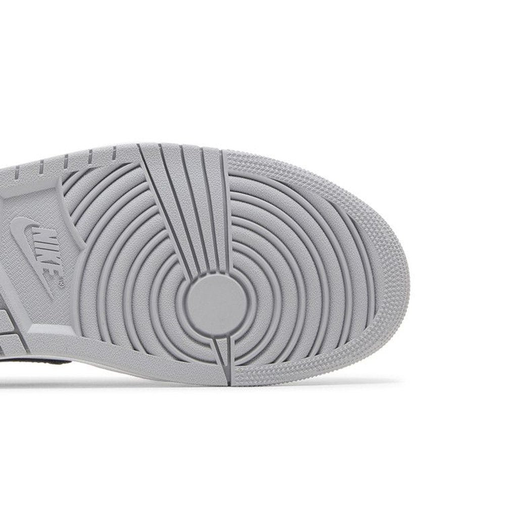 Jordan 1 Retro Low OG Barons – pohled shora | Purekickz