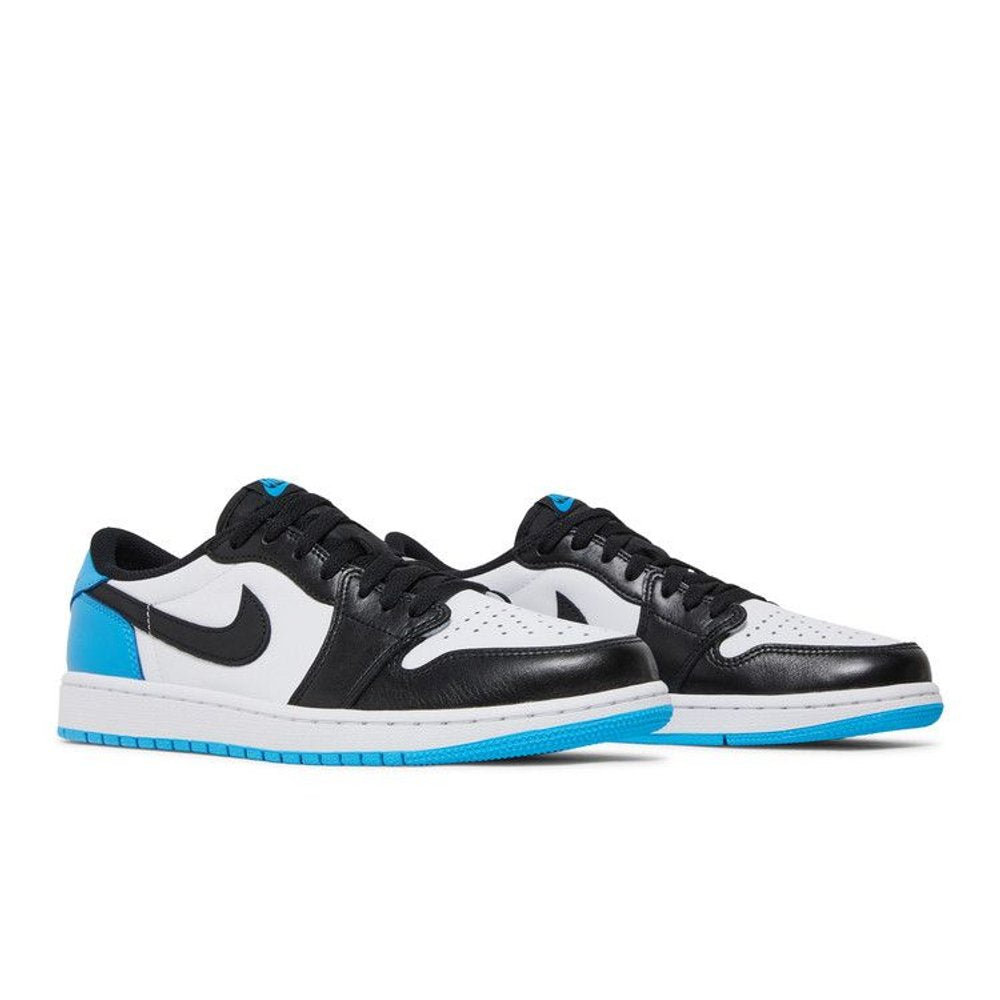 Jordan 1 Retro Low OG Black Dark Powder Blue' – lifestyle foto | Purekickz