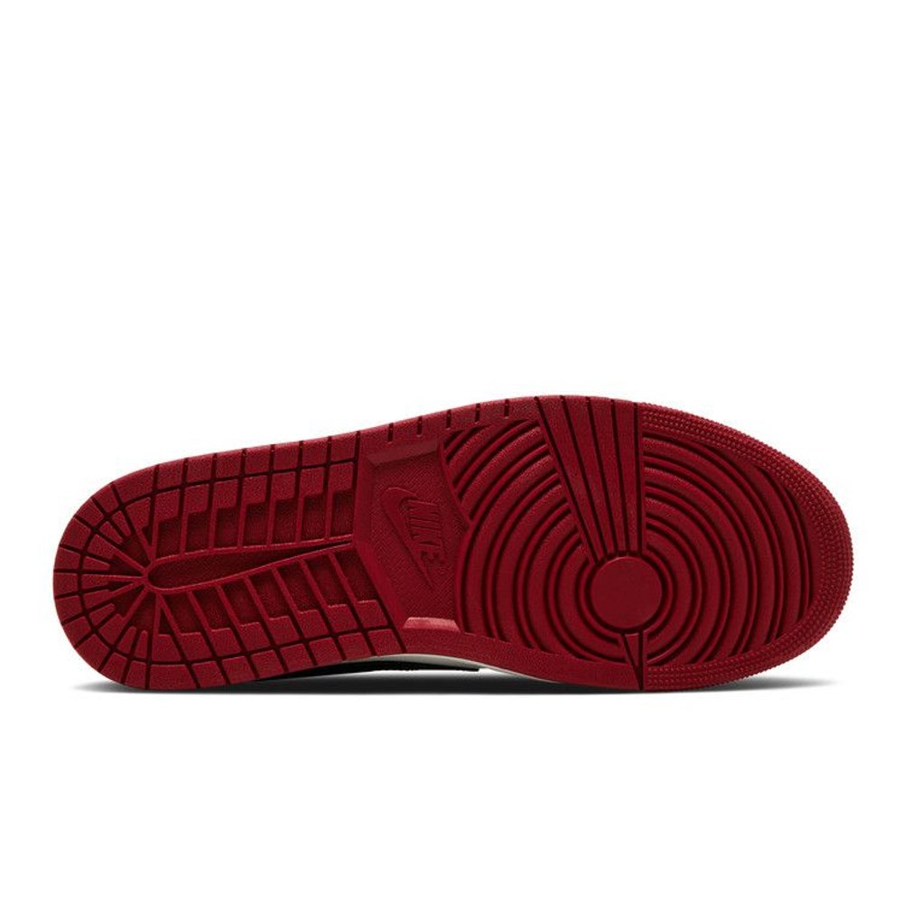 Jordan 1 Retro Low OG Chicago (2025) – zadní pohled | Purekickz