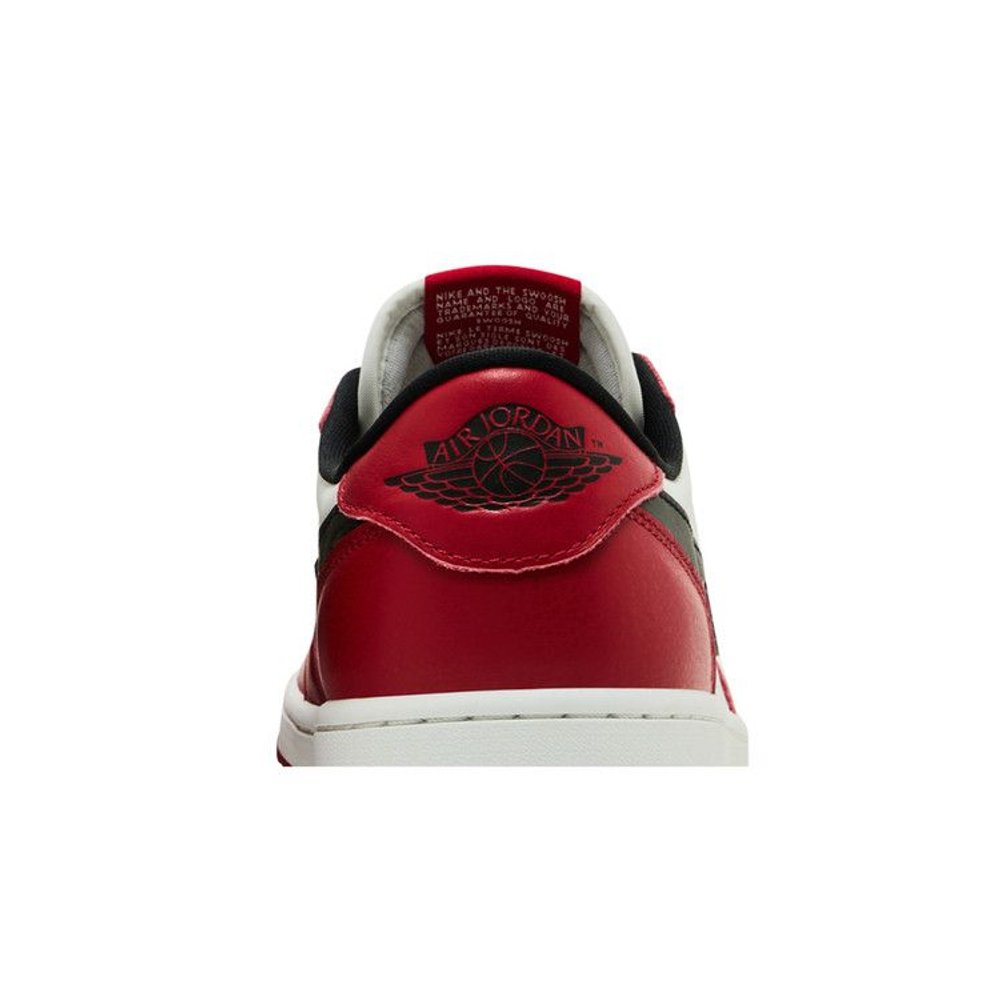 Jordan 1 Retro Low OG Chicago (2025) – detail materiálu | Purekickz
