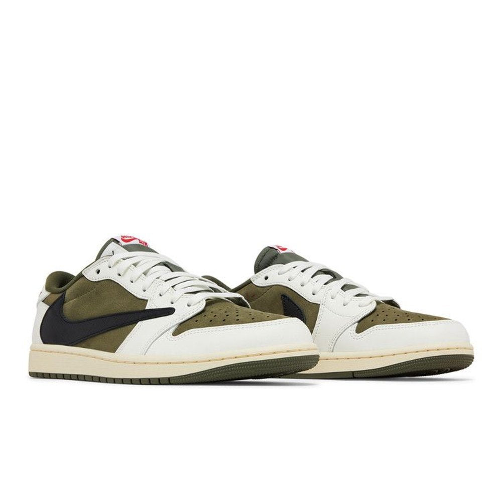 Jordan 1 Retro Low OG SP Travis Scott Medium Olive – lifestyle foto | Purekickz