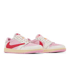 Jordan 1 Retro Low OG SP Travis Scott Sail Tropical Pink – lifestyle foto | Purekickz