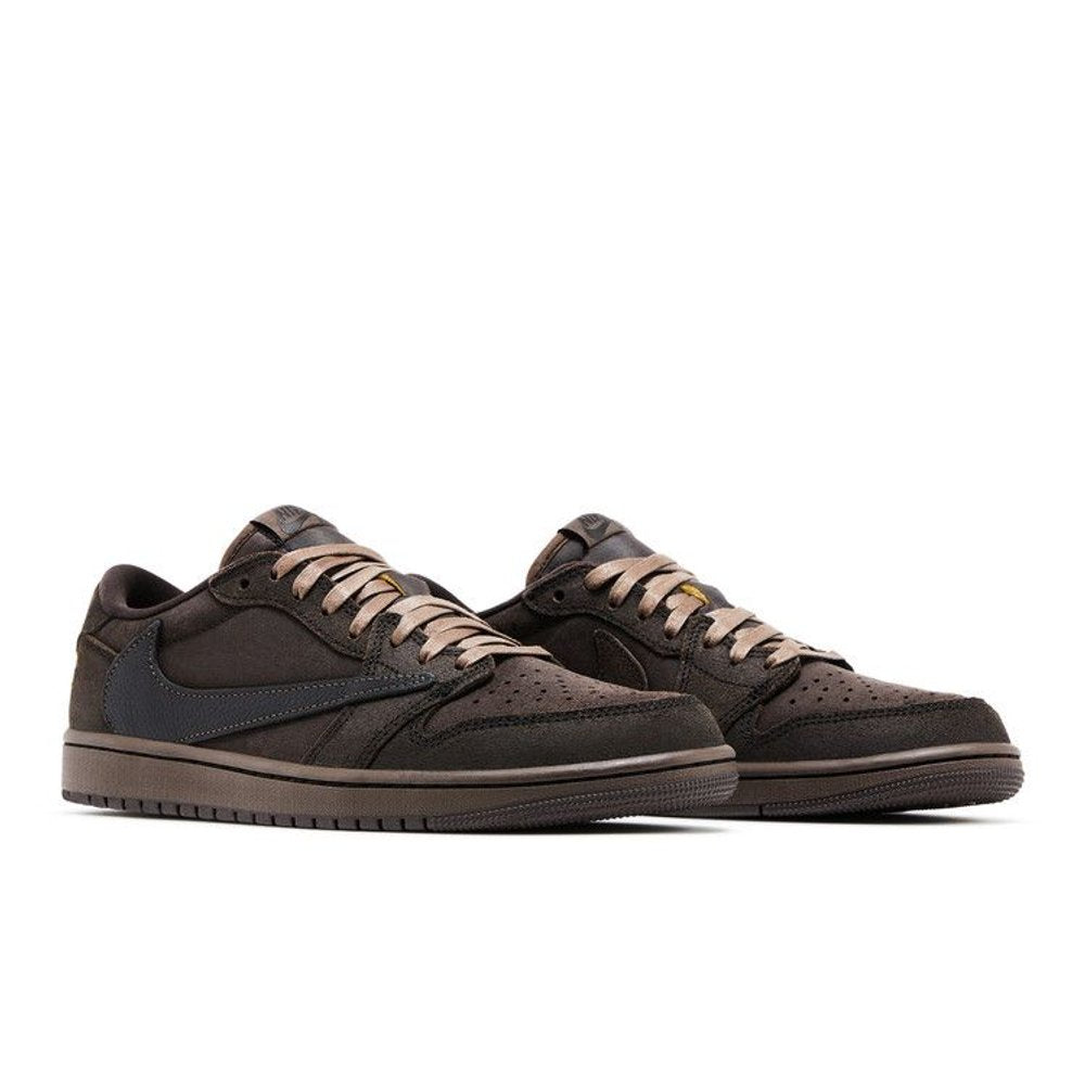 Jordan 1 Retro Low OG SP Travis Scott Velvet Brown – lifestyle foto | Purekickz