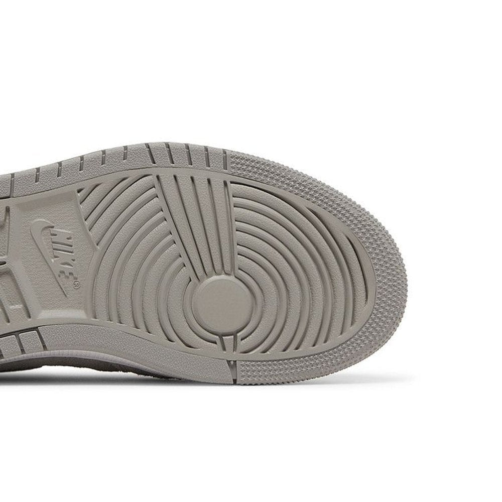 Jordan 1 Zoom CMFT Metallic Silver (W) – pohled shora | Purekickz