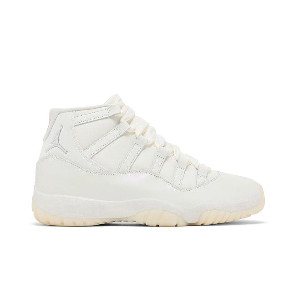 Jordan 11 Retro Pearl (W) – boční pohled | Purekickz