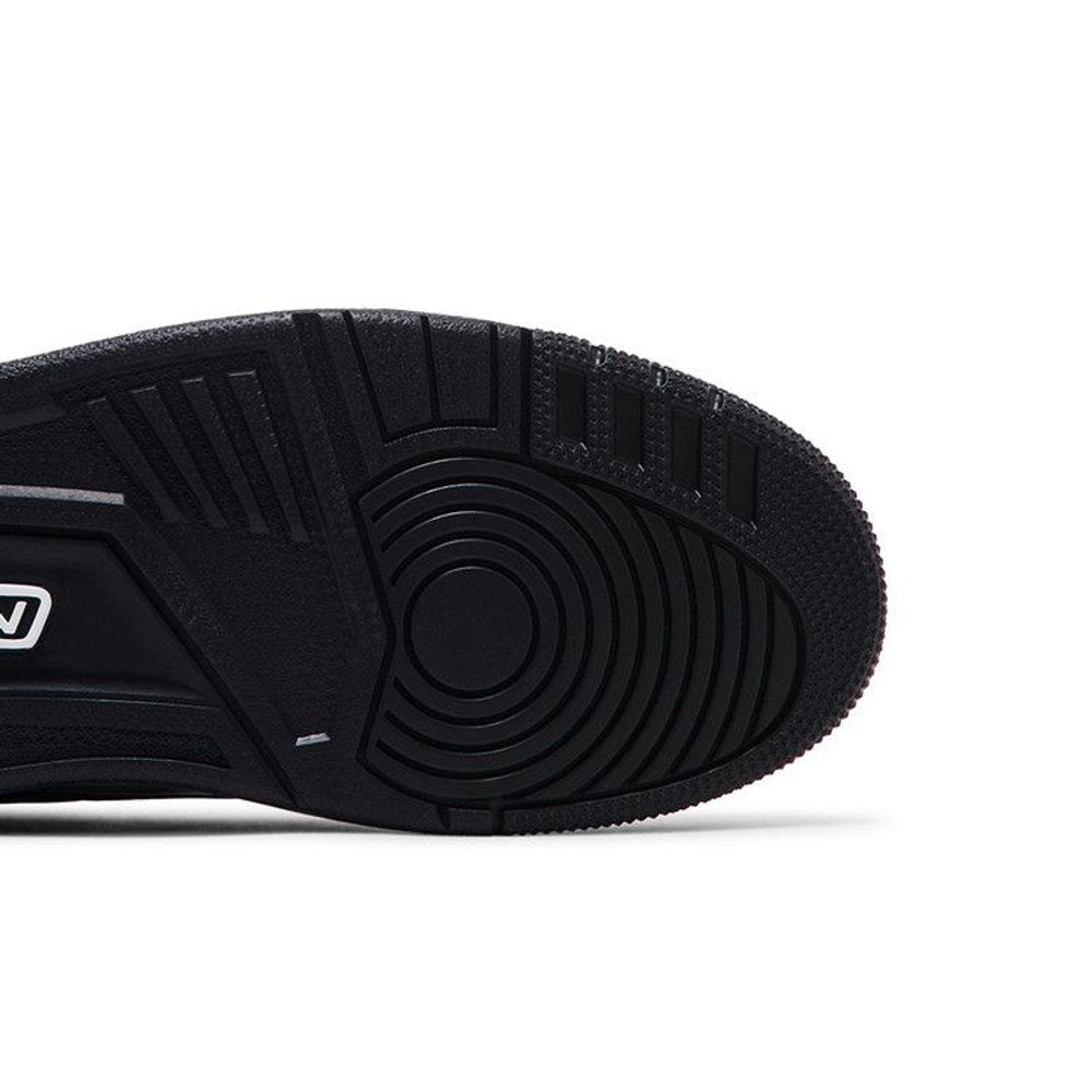 Jordan 3 Retro Black Cat (2025) – pohled shora | Purekickz