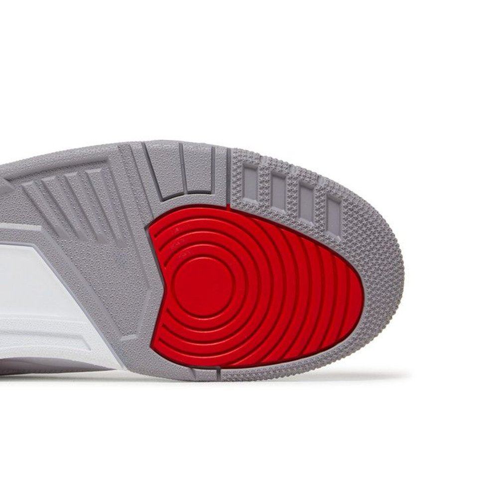 Jordan 3 Retro Fire Red (2022) – pohled shora | Purekickz