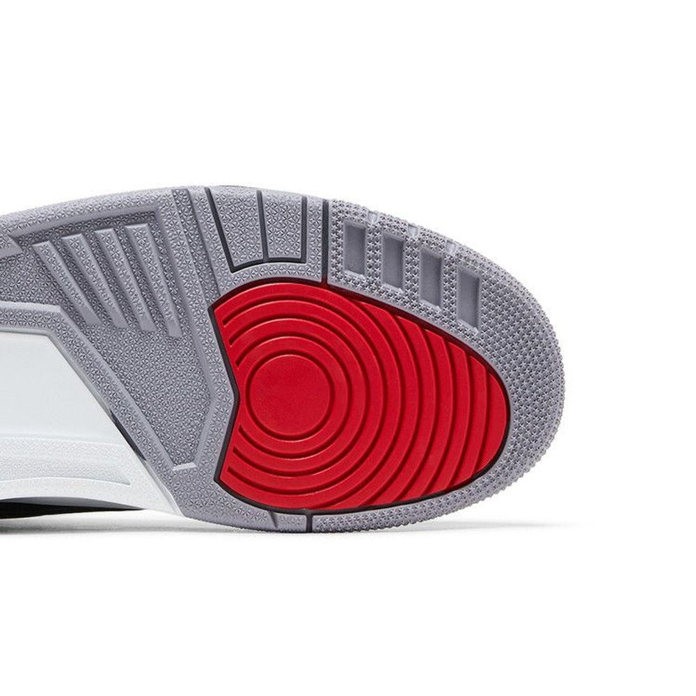 Jordan 3 Retro OG Black Cement (2024) – pohled shora | Purekickz