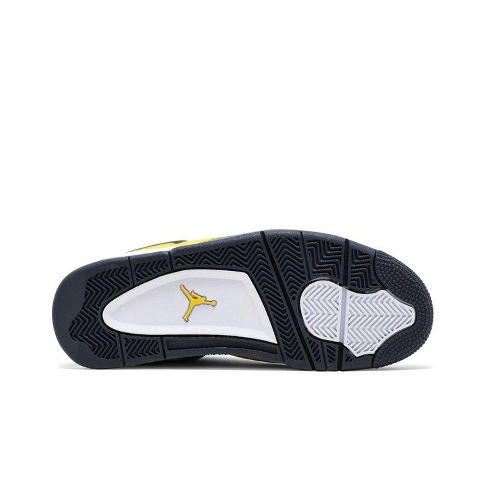 Jordan 4 Retro Lightning (2021) – zadní pohled | Purekickz