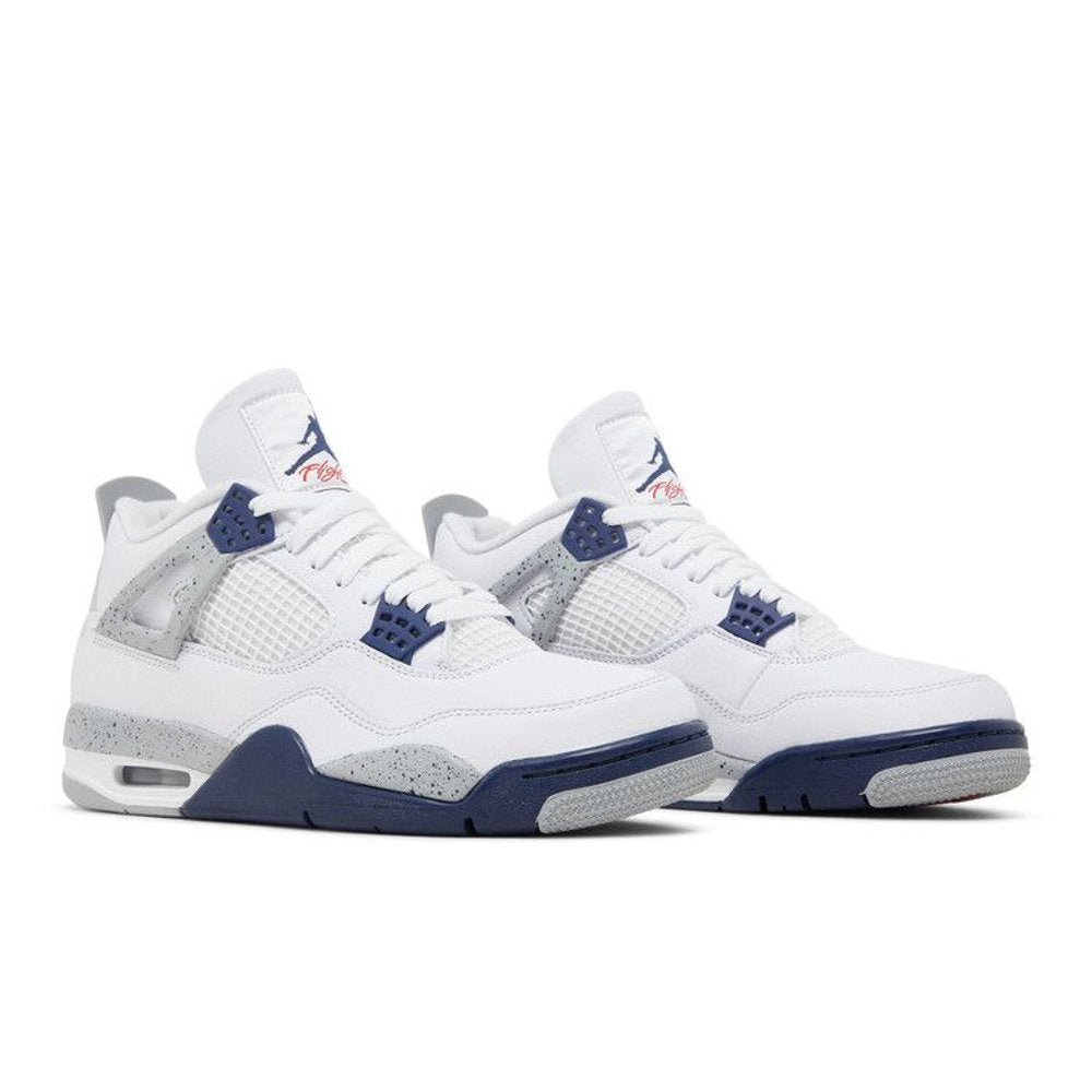 Jordan 4 Retro Midnight Navy – lifestyle foto | Purekickz
