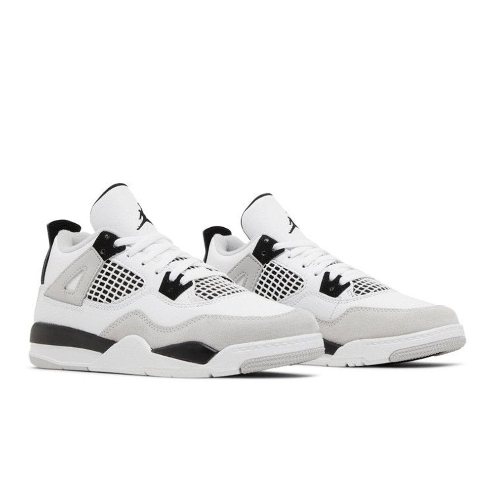 Jordan 4 Retro Military Black (PS) – lifestyle foto | Purekickz