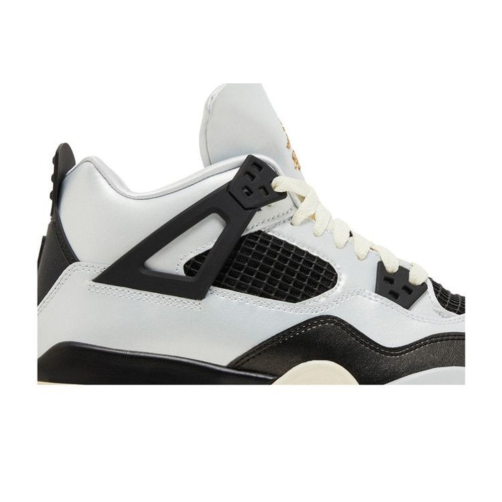Jordan 4 Retro Platinum Gold (GS) – detail | Purekickz