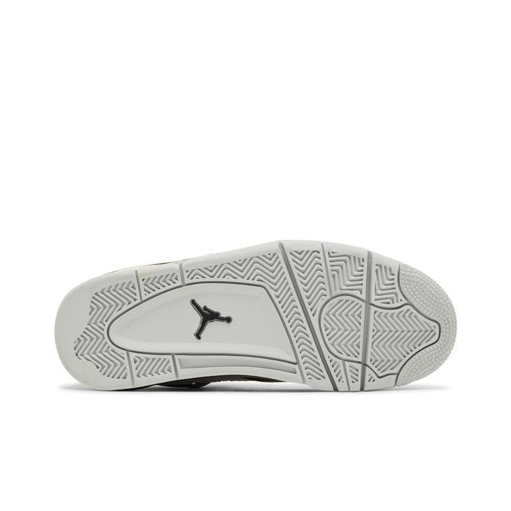 Jordan 4 Retro Platinum Gold (GS) – zadní pohled | Purekickz