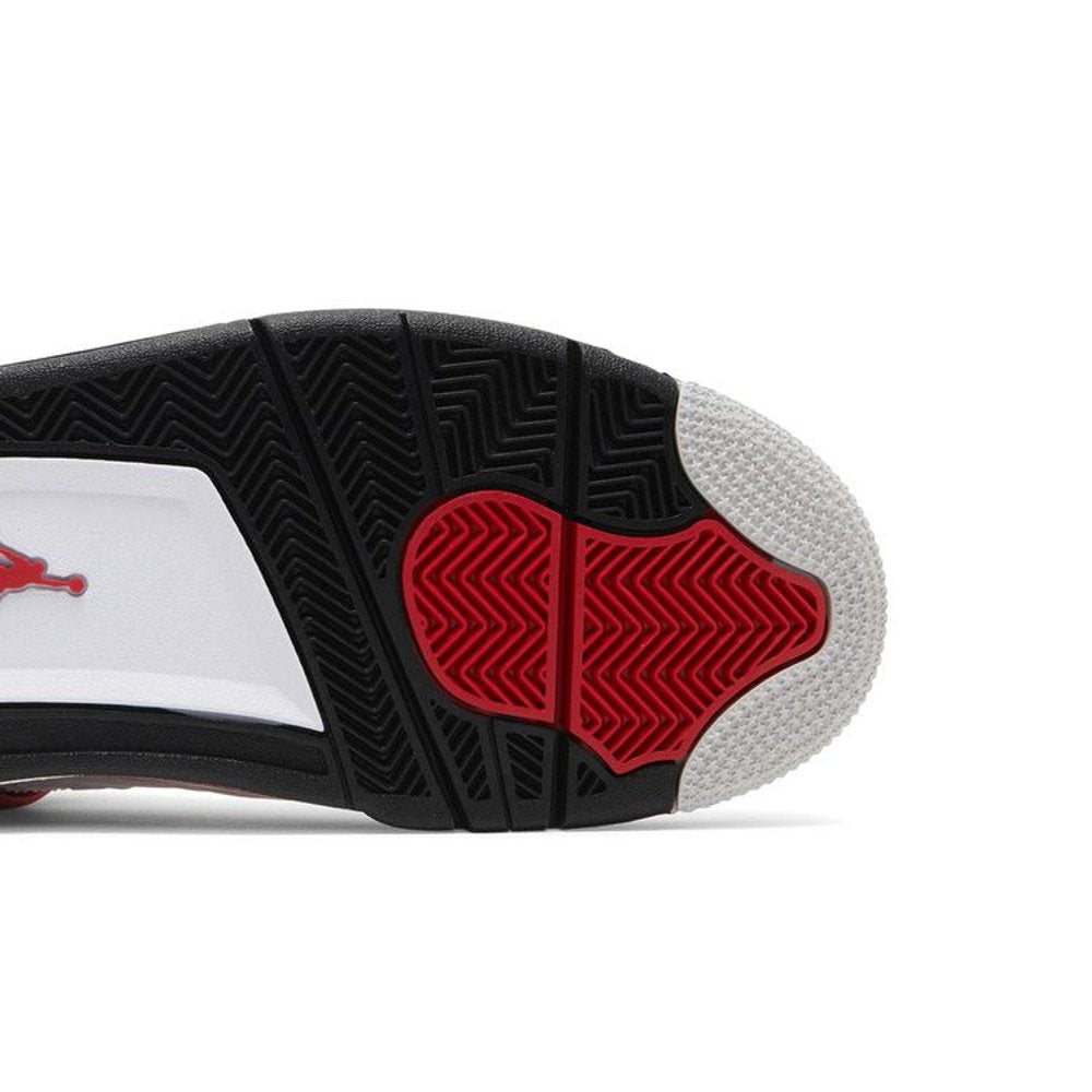 Jordan 4 Retro Red Cement – pohled shora | Purekickz