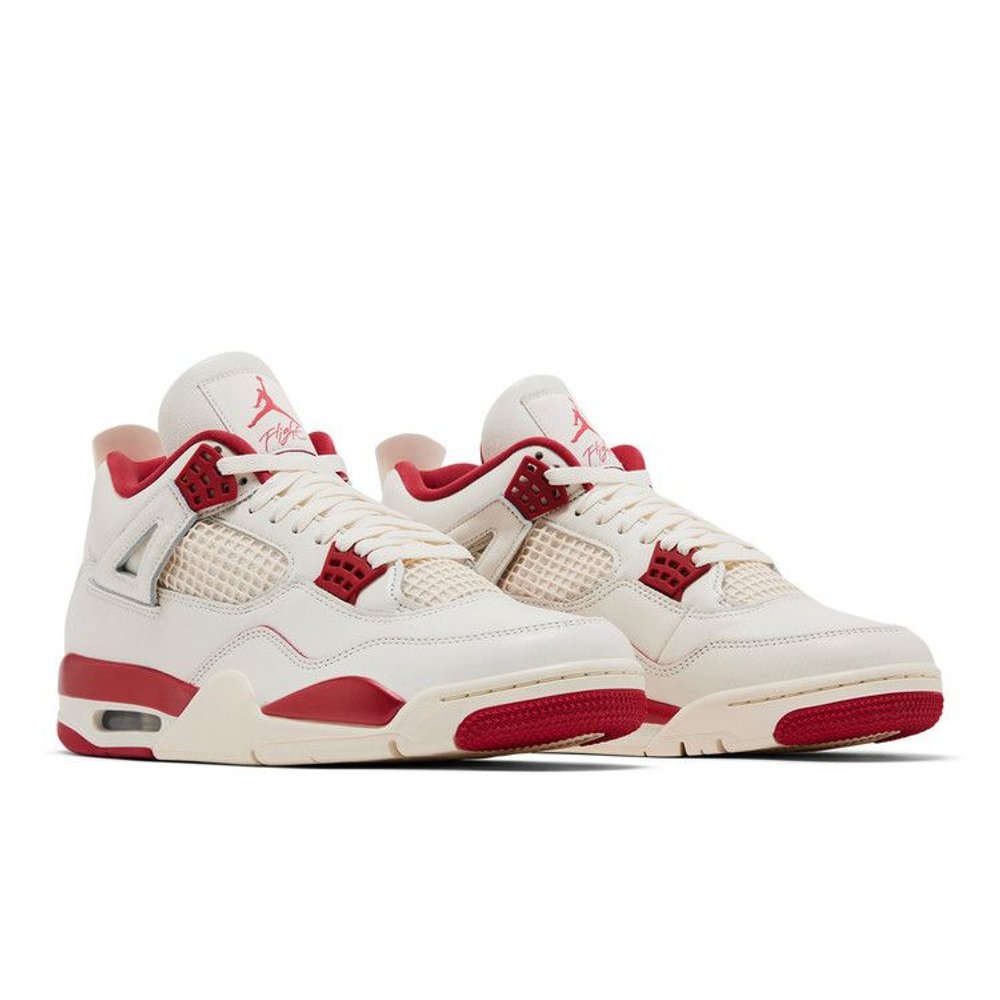 Jordan 4 Retro Valentine's Day Sierra Red (W) – lifestyle foto | Purekickz