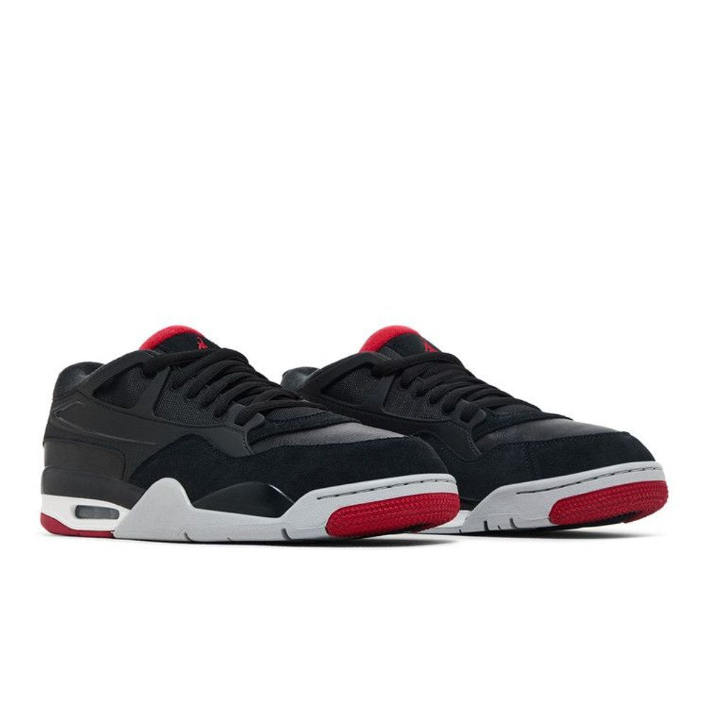 Jordan 4 RM Black Cement – lifestyle foto | Purekickz