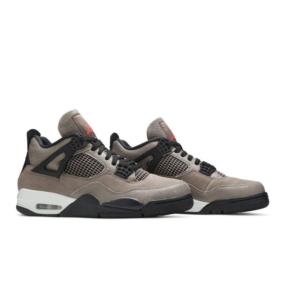Jordan 4 Taupe Haze – lifestyle foto | Purekickz