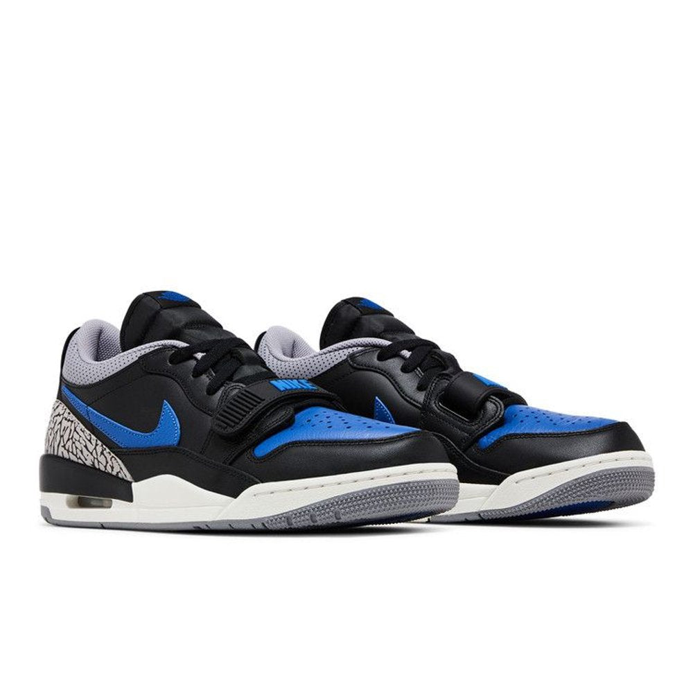 Jordan Legacy 312 Low Black Royal – lifestyle foto | Purekickz