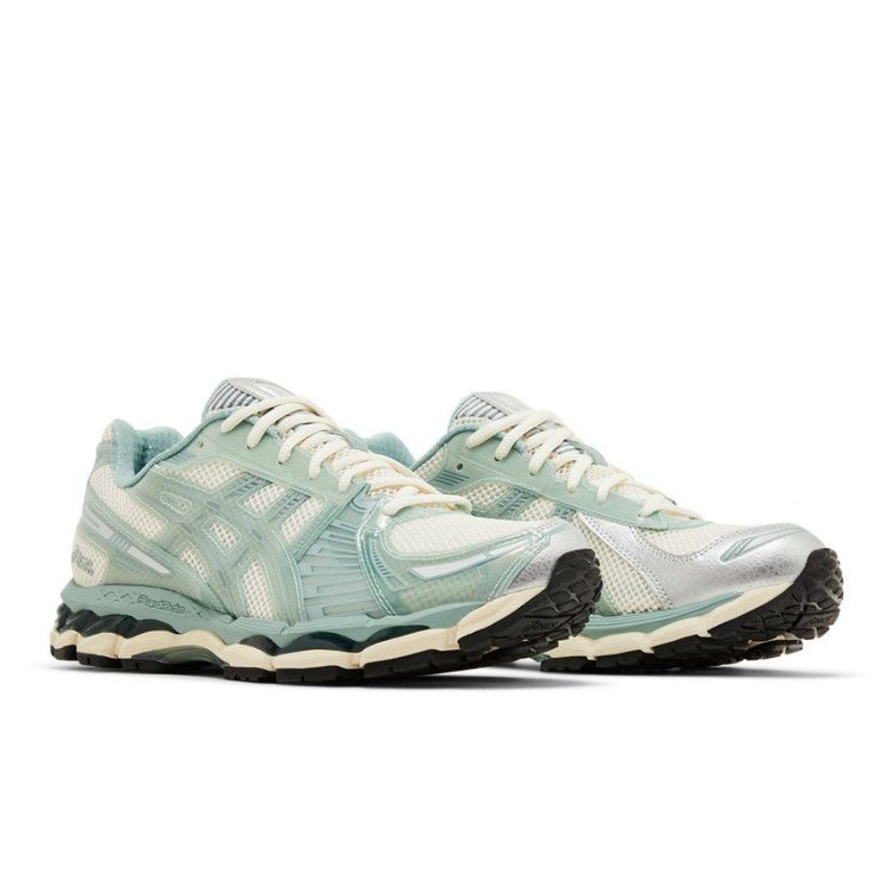 Kith x ASICS Gel Kayano 12.1 'Cream Sage' – lifestyle foto | Purekickz