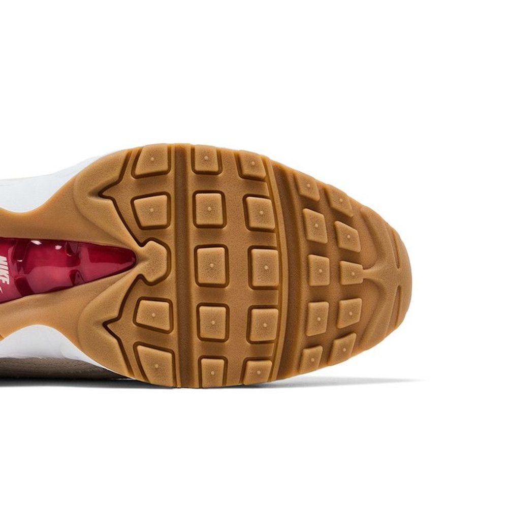 Levi's x Nike Air Max 95 OG 'Light Orewood Brown' – pohled shora | Purekickz