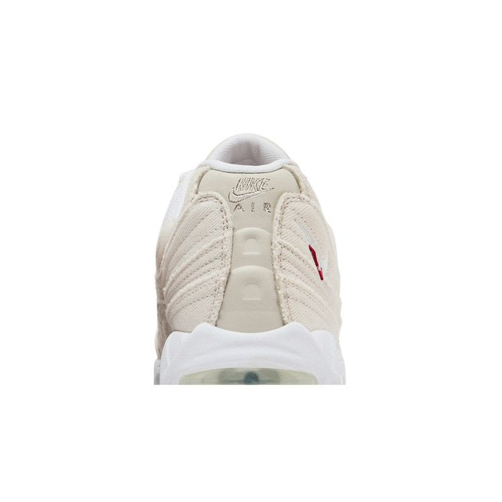Levi's x Nike Air Max 95 OG 'Light Orewood Brown' – detail materiálu | Purekickz
