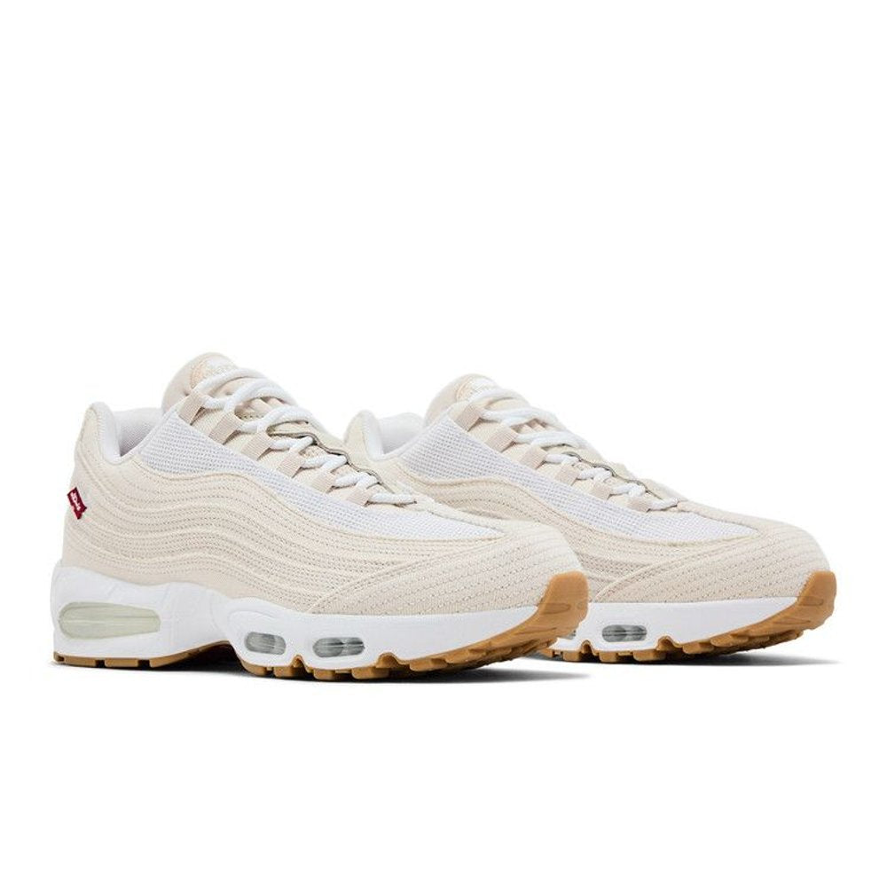 Levi's x Nike Air Max 95 OG 'Light Orewood Brown' – lifestyle foto | Purekickz