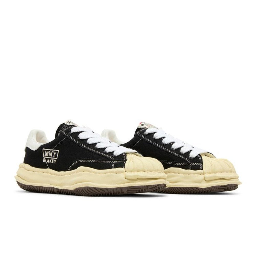 Maison Mihara Yasuhiro Blakey OG Sole Vintage Canvas Low Black – lifestyle foto | Purekickz