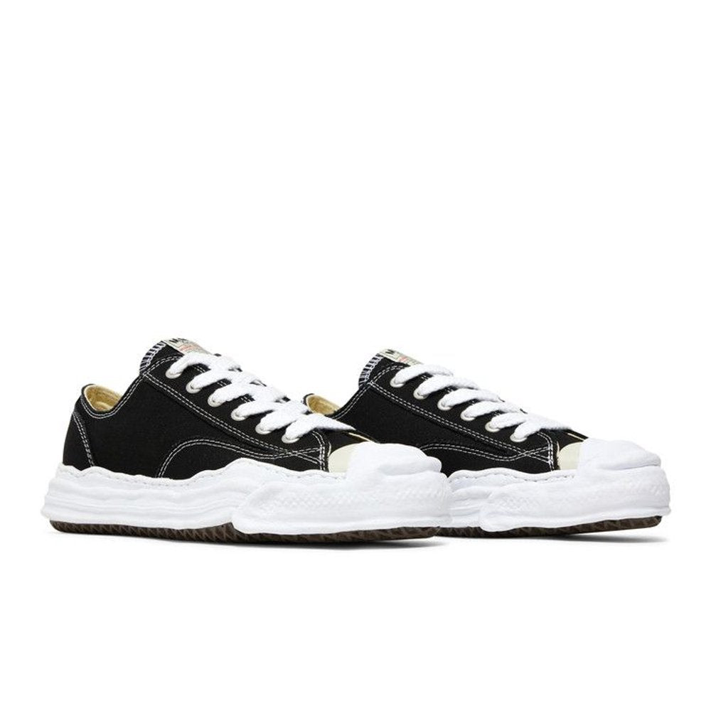 Maison Mihara Yasuhiro Hank OG Sole Canvas Low Black – lifestyle foto | Purekickz
