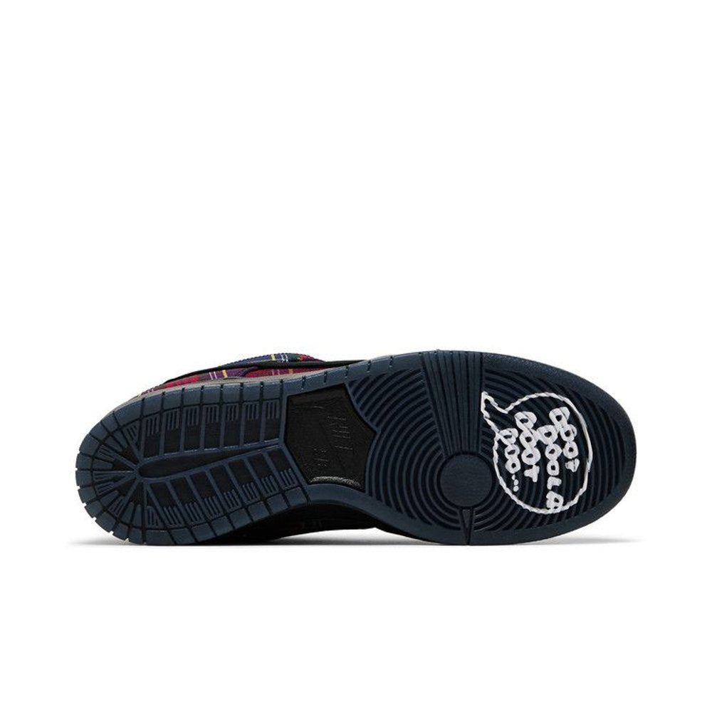 Nardwuar x Nike Dunk Low SB 'Tam O' Shanter Hat' – zadní pohled | Purekickz