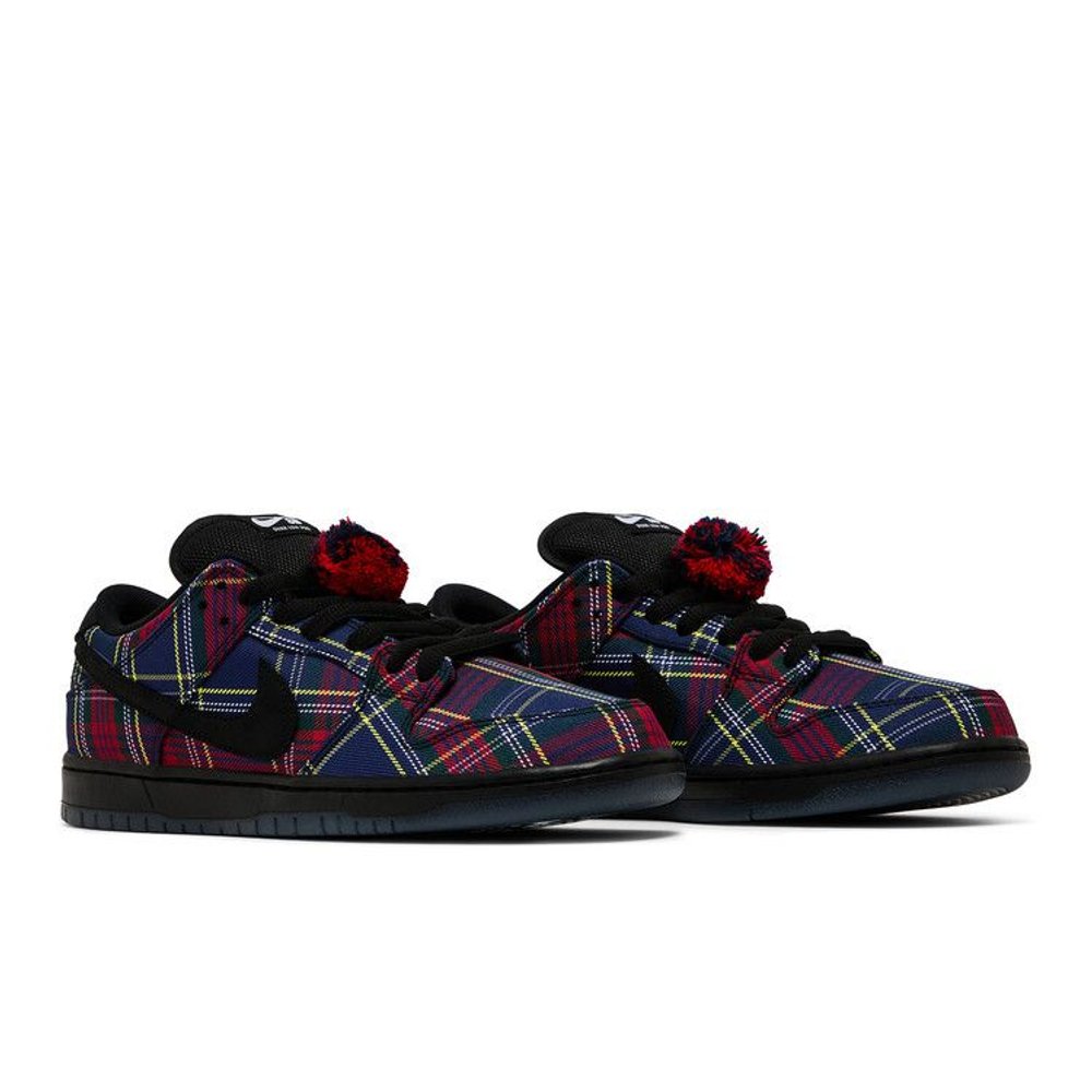 Nardwuar x Nike Dunk Low SB 'Tam O' Shanter Hat' – lifestyle foto | Purekickz