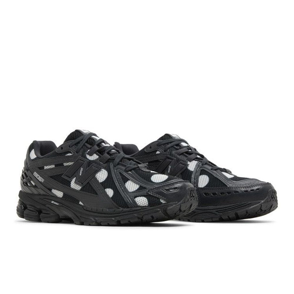 New Balance 1906R 'Polka Dot Pack – lifestyle foto | Purekickz