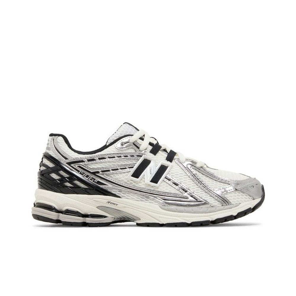 New Balance 1906R Silver Black – boční pohled | Purekickz