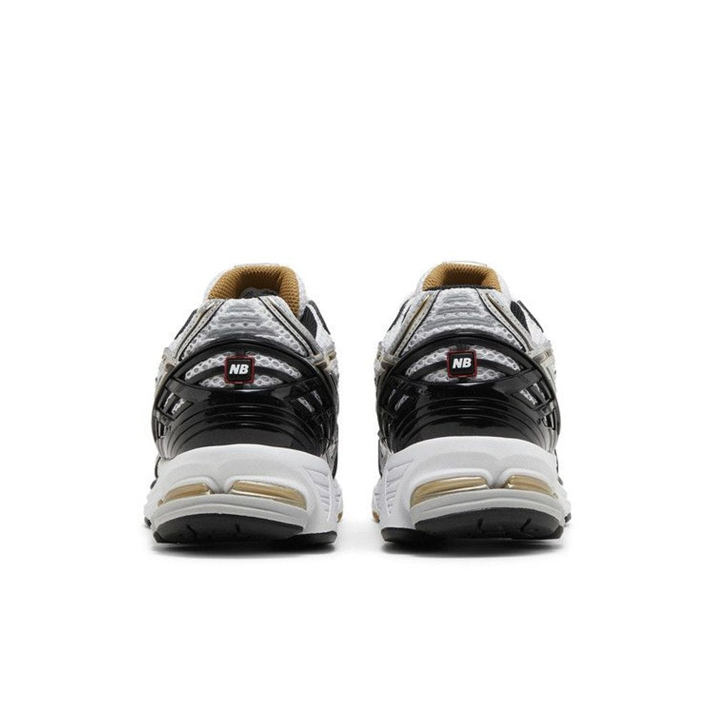 New Balance 1906R White Metallic Gold – podrážka | Purekickz