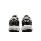 New Balance 1906R White Metallic Gold – podrážka | Purekickz