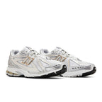 New Balance 1906R White Rain Cloud Silver Metallic – lifestyle foto | Purekickz