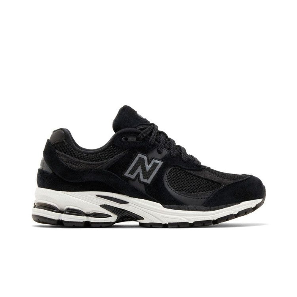 New Balance 2002R Black Gunmetal – boční pohled | Purekickz