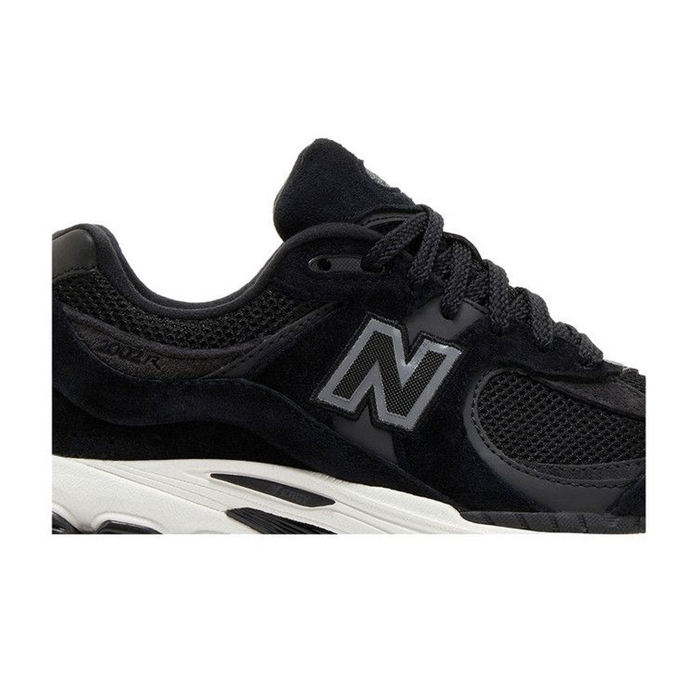 New Balance 2002R Black Gunmetal – detail | Purekickz
